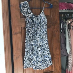 Ruffle should summer dress